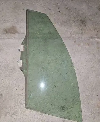 Honda Accord Front door window glass four-door