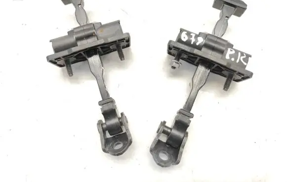 Opel Corsa F Front door check strap stopper