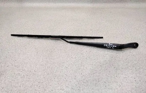 Nissan Primera Front wiper blade arm 80008647