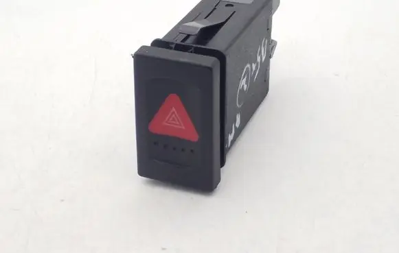 Volkswagen PASSAT B5 Hazard light switch 3B0953235B
