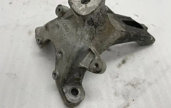 Audi A6 S6 C7 4G Engine mounting bracket 4G0199308E