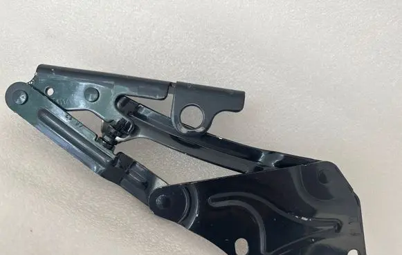 Volkswagen Golf Plus Engine bonnet/hood hinges 5M0823302