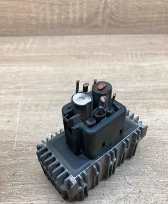 Opel Vectra B Glow plug pre-heat relay 09132691 51299008