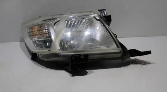 Toyota Hilux (AN10, AN20, AN30) Headlight/headlamp