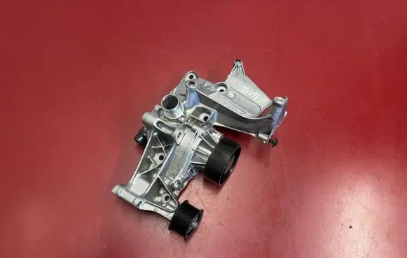 BMW X1 U11 Water pump 9845234 11519845234