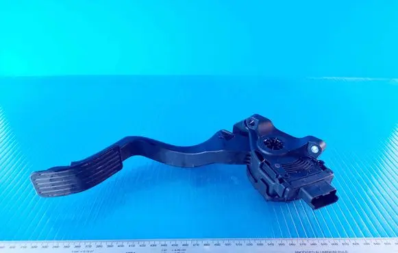 Peugeot 208 Accelerator throttle pedal 9671433780 6PV00994941 0295025