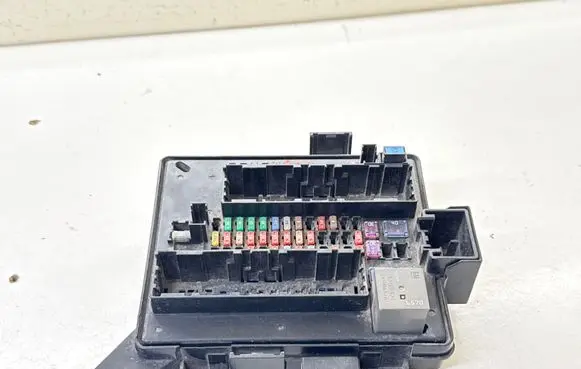 Chevrolet Camaro Fuse box set 812914718 7154785830