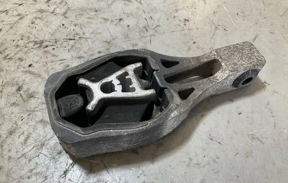 Peugeot Partner III Engine mount bracket 9811786680