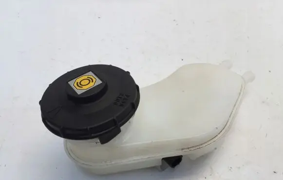 Honda Jazz IV GR Crosstar Brake fluid reservoir 
