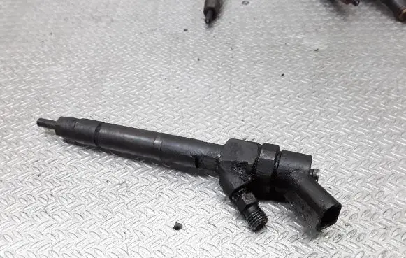 Mercedes-Benz A W168 Fuel injector 0445110015