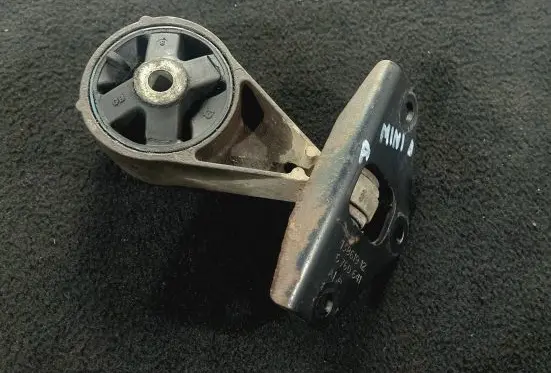 Mini One - Cooper R50 - 53 Engine mount bracket 70037