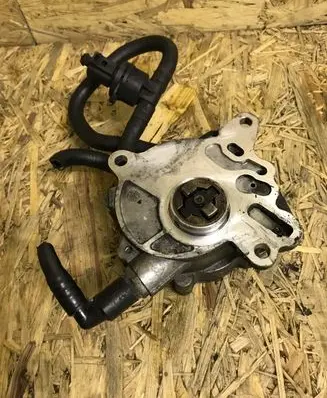 Volkswagen Touran I Vacuum pump