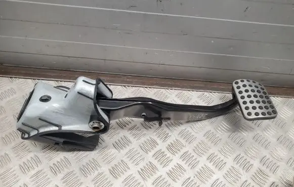 Mercedes-Benz C W204 Brake pedal PP204292022 A2042902101