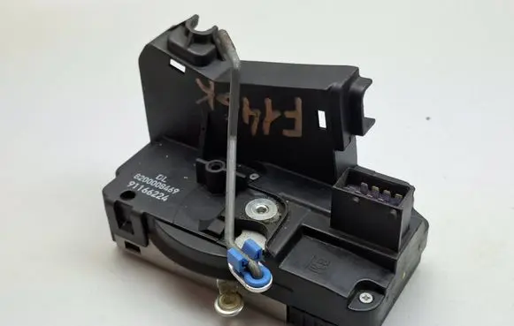 Opel Vivaro Rear door lock 8200008469 91166224