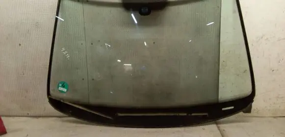 Volkswagen PASSAT B6 Front windscreen/windshield window 