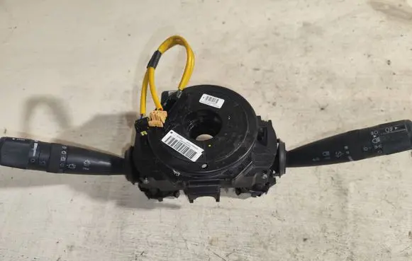 Wiper turn signal indicator stalk/switch