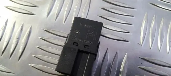 Volvo S40, V40 Other relay MB9533821L MB953382