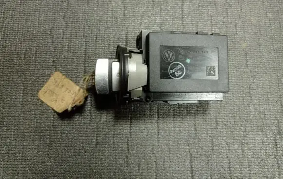 Volkswagen PASSAT B6 Ignition lock 3C0905843 33303301 601200452120