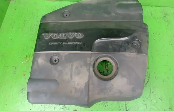 Volvo S40, V40 Engine cover (trim)