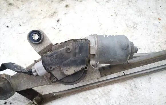 Suzuki Grand Vitara II Wiper motor 3811065j00 38110-65j00