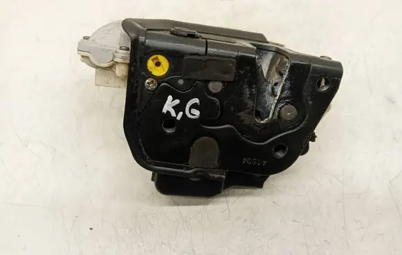 Audi A6 S6 C6 4F Rear door lock 4F0839015