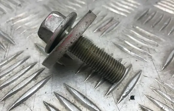 Toyota Prius (XW30) Cylinder head bolts 