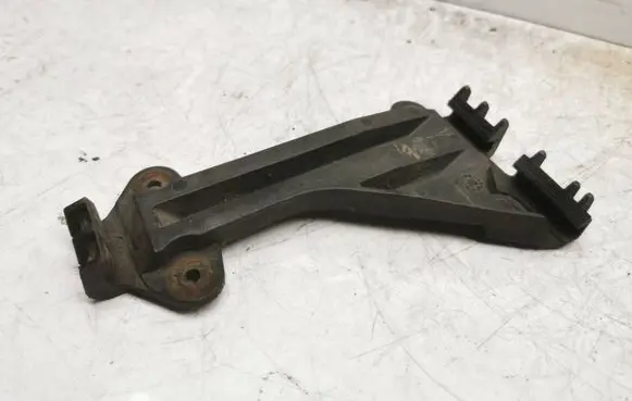 Audi A6 S6 C4 4A Front bumper mounting bracket 4A0807283A