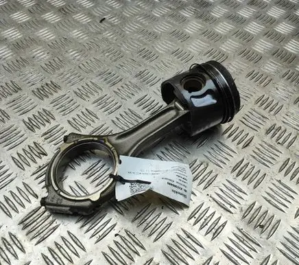 Jeep Grand Cherokee (WK) Piston K68147233AA K68147228AA