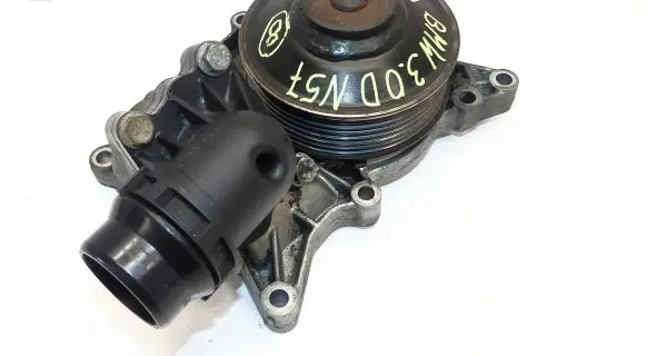 BMW 5 F10 F11 Water pump 8512360