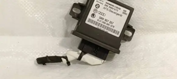 Volkswagen PASSAT B6 Light module LCM 5M0907357 5WK49172