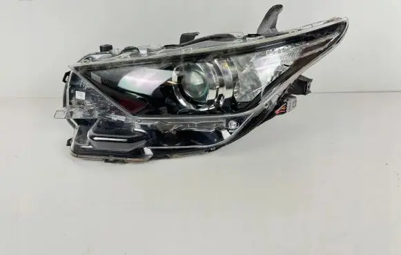 Toyota Auris E180 Headlight/headlamp 81150-02K30
