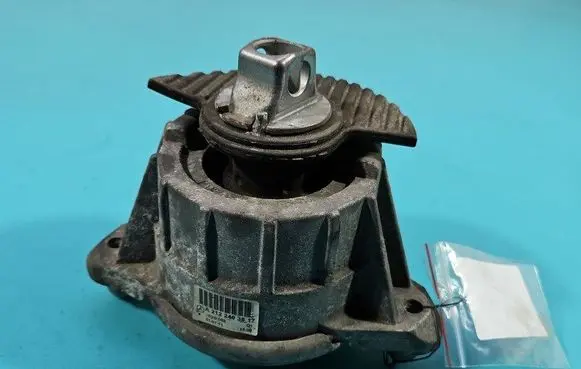 Mercedes-Benz CLS C218 X218 Engine mount vacuum valve A2122403817 IMPRK1473566