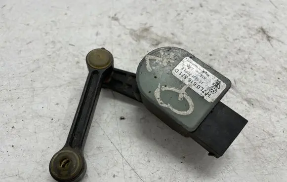 Audi Q7 4L Headlight/headlamp level sensor 7L0616571D 4E0907503