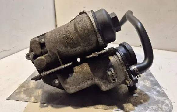 Volvo XC70 Oil filter mounting bracket 08642839 6740273266