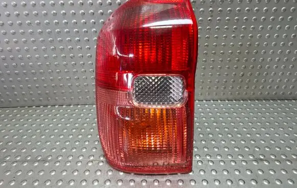 Toyota RAV 4 (XA20) Rear/tail lights S27725832