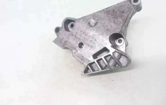 Volkswagen Golf V Engine mounting bracket 03G199207A