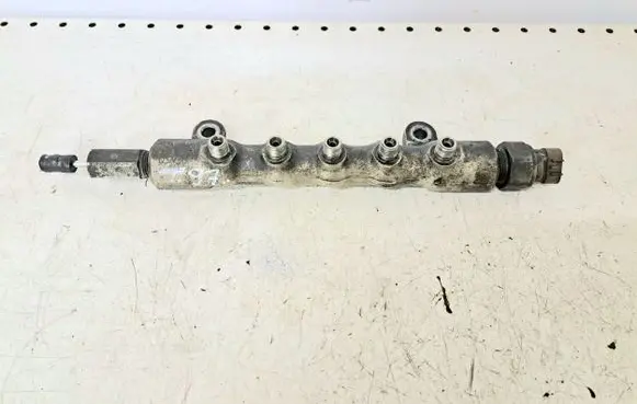 Toyota Corolla Verso AR10 Fuel main line pipe
