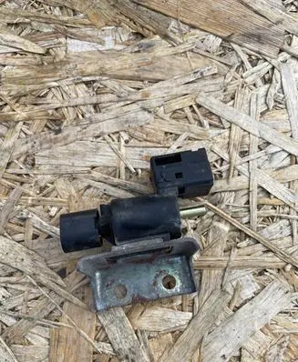 Mazda 626 Turbo solenoid valve K5T49090