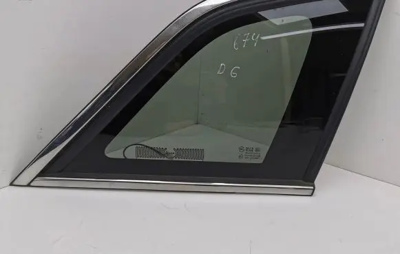 Opel Antara Rear side window 96660069