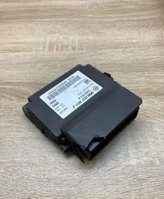 Volkswagen PASSAT B6 Hand brake control module 3C0907801J