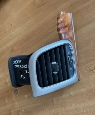 Jeep Grand Cherokee Panel trim
