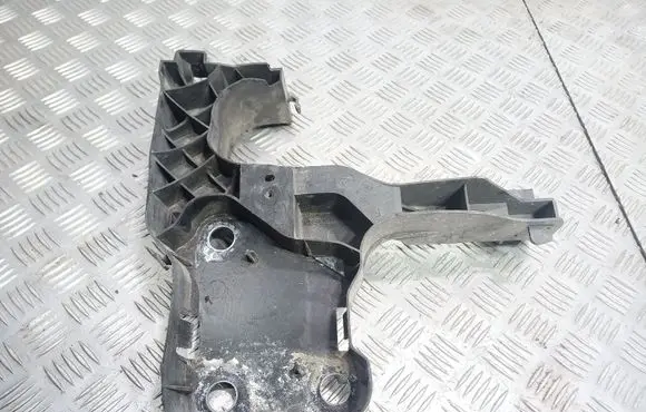 Renault Megane II Side radiator support slam panel 8200137495