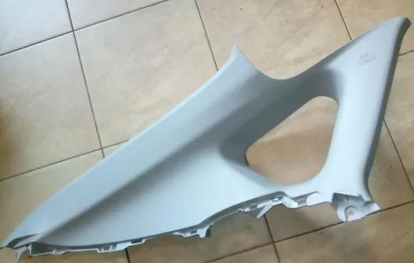 Other sill/pillar trim element