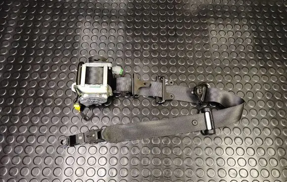 Volvo S60 Front seatbelt 39818841