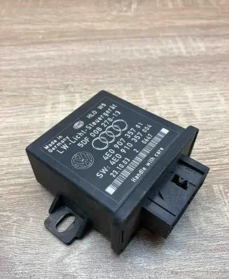 Audi A8 S8 D3 4E Light module LCM 4E0907357 4E0910357 5DF00827813