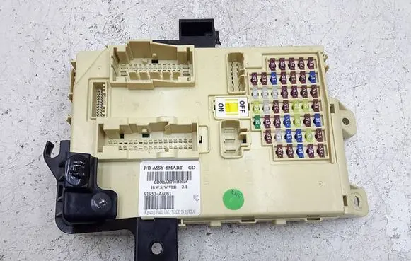 Hyundai i30 Fuse module 91950A6081 GD081ABT0315201A