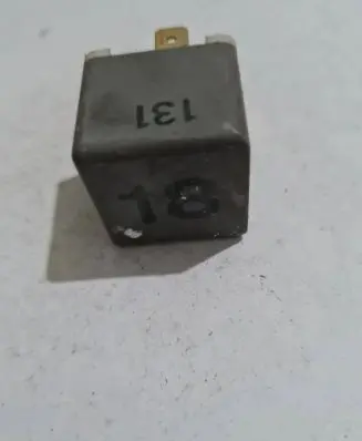 Volkswagen PASSAT B3 Other relay 191937503