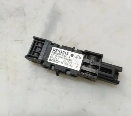 Renault Scenic I Airbag deployment crash/impact sensor 8200047305A 241101 001267