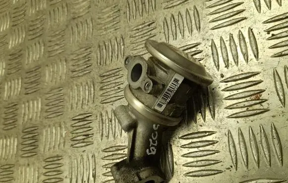 Audi Q7 4M EGR valve 06E131101M