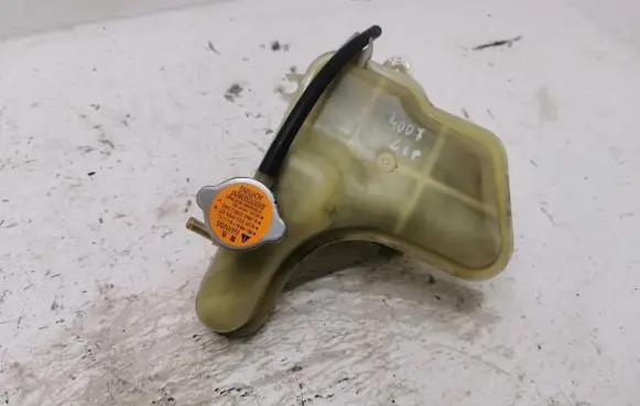 Peugeot 4007 Coolant expansion tank/reservoir